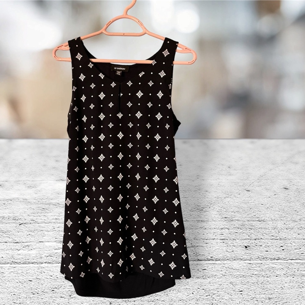Flowy Le Chateau Sleeveless Blouse with Keyhole Neck Opening